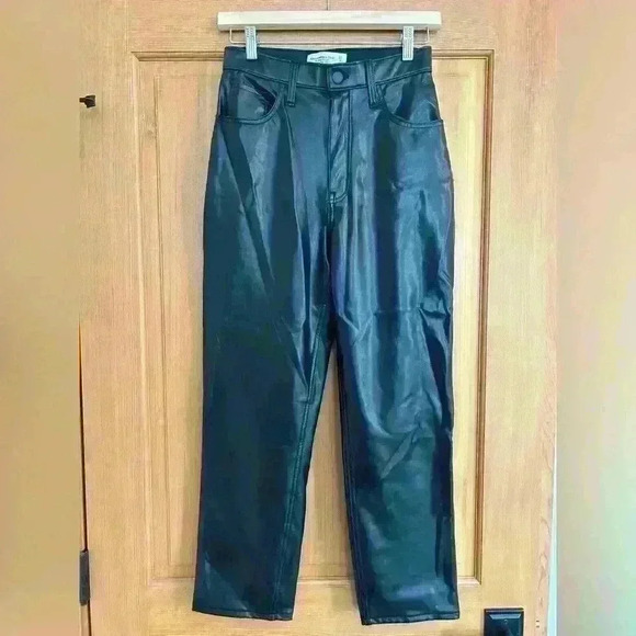 Abercrombie & Fitch Curve Love Vegan Leather Ankle Straight Pant. Black size 27. - Picture 5 of 13